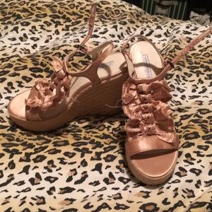 Super cute vera wang lavender wedges